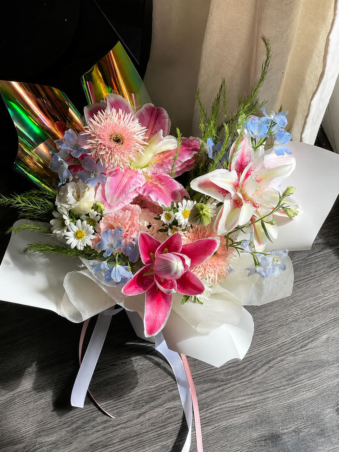 Blyling party bouquet chi tiết 1-1 - hoa tinh yeu hong ruc Flocaa