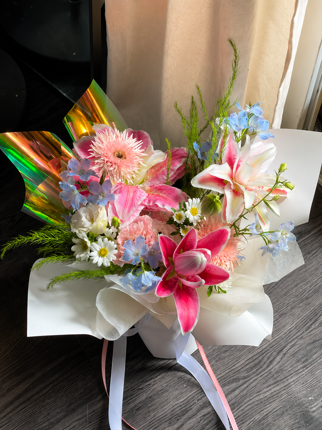 Blyling party bouquet chi tiết 2-1 - hoa tinh yeu hong ruc Flocaa