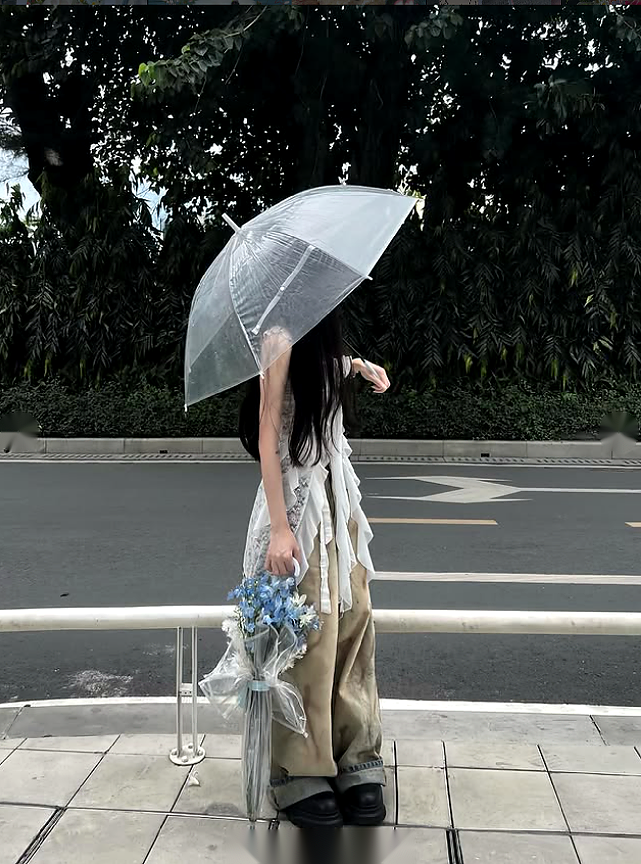 After The Storm Bouquet chi tiết 2-3 - hoa dong vien xanh baby trang Flocaa