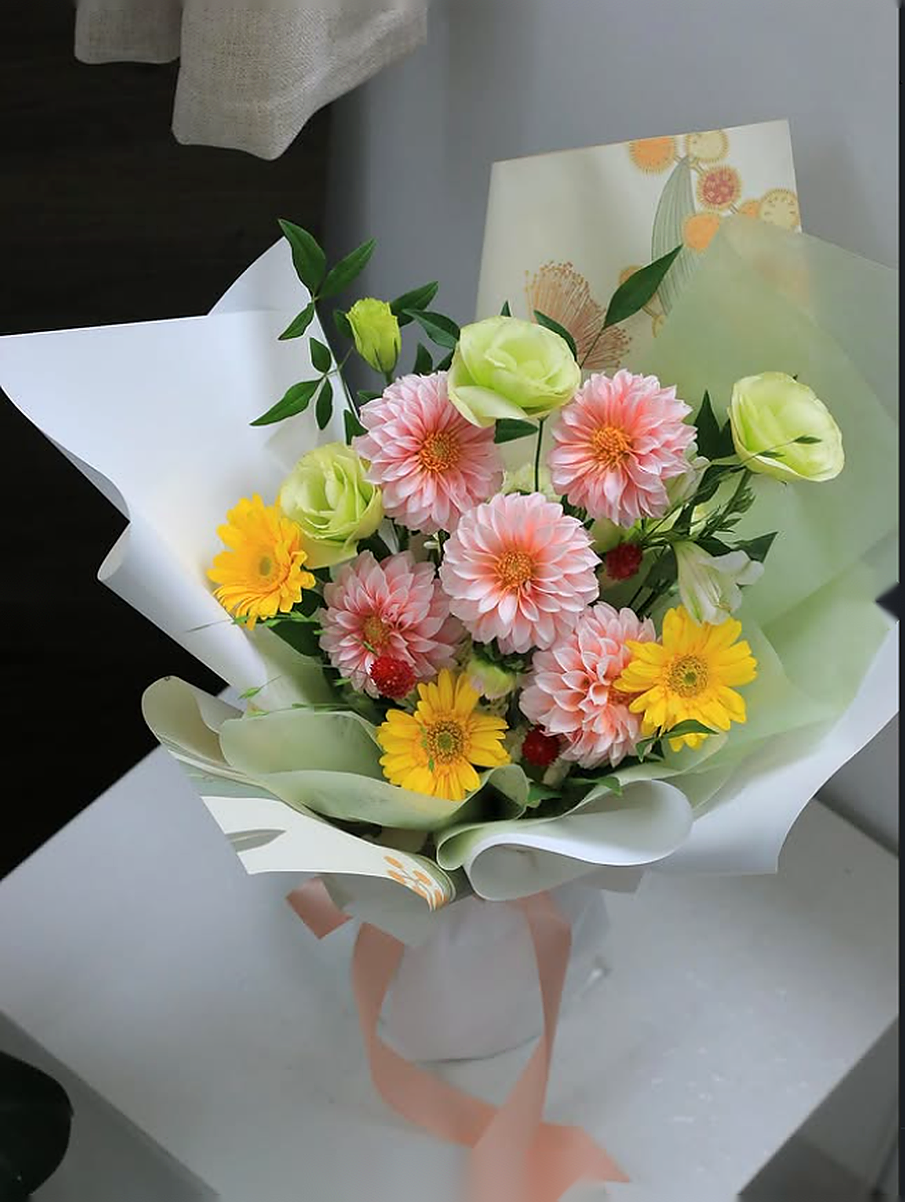 Ignite Your Bloom chi tiết 2-1 - hoa tot nghiep hong vang tuoi Flocaa